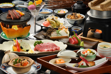 鮑の踊り焼と地産地消の会席料理