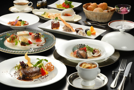 青森の旬の素材を使ったフレンチフルコース